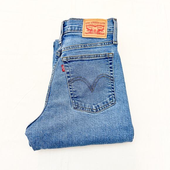 Levi's Wedgie Straight Button Fly Denim Jeans Medium Wash SIze 28 - Picture 1 of 9